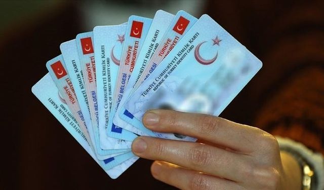 Ehliyet Yenileme Süresi İleri Tarihe Alındı! 2024 Eski Tip Sürücü Belgesi Yenileme İşlemleri Nereden ve Nasıl Yapılacak? Son Tarihle İlgili Tüm Detaylar