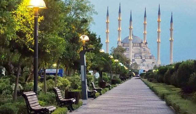 ZİLHİCCE AYI NE ZAMAN? Zilhicce ayı  Hangi Tarihte Bitiyor? 2025 Zilhicce Ayı Takvimi, Faziletleri ve Öne Çıkan İbadetler Neler?