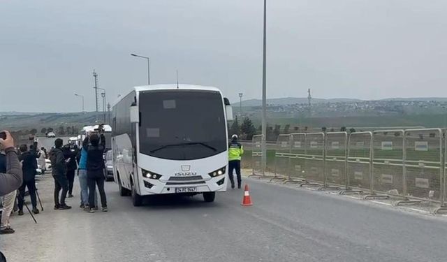 Şişli Belediyesi’ne Kayyum Atanmasının Ardından İlk İstifalar Geldi! Belediye Binasında Hareketli Dakikalar, İmamoğlu Afişleri Söktürüldü