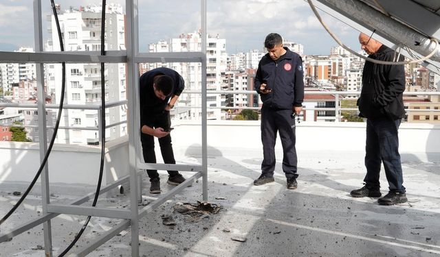 Antalya’da Yağmur ve Dolu Sırasında Düşen Yıldırım Evde Patladı, O Anlar Korku Dolu Anlara Sahne Oldu!