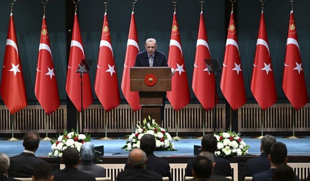 Cumhurbaşkanı Erdoğan: "Muhalefet Şuursuzluk Örneği Sergiliyor, Cesaretiniz Varsa Rüşvet ve Hırsızlıkların Hesabını Verin"