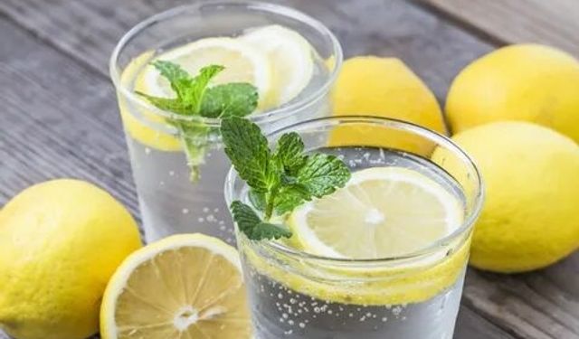 Her Sabah Limonlu Su İçmek Zayıflatır mı? Uzman Görüşleri Şaşırttı!