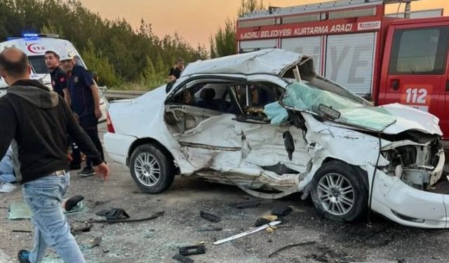 OSMANİYE'NİN KADİRLİ İLÇESİNDE Feci Zincirleme Kazada 4 Araç Çarpıştı 1 ölü, 6 yaralı
