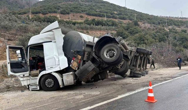 Osmaniye’de Petrol Yüklü Tanker Neden Devrildi? Trafik Felç Oldu