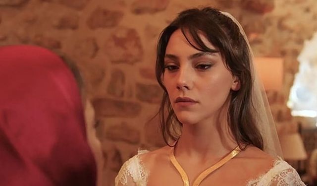 Dilin Döğer Tatilde Güzelliğiyle Büyüledi mi? Uzak Şehir’in Zerrin’i Sosyal Medyada Olay Oldu!