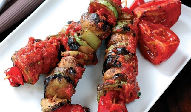 Vegan Sofraların Yeni Yıldızı: Doğayla Uyumlu Lezzet Tarifleri