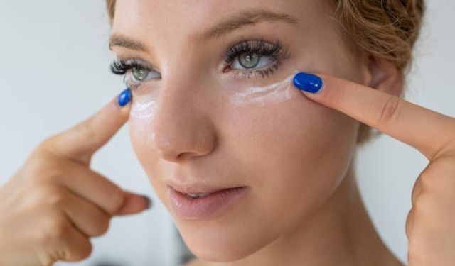Göz Altı Morluklarınız Neden Geçmiyor? Gerçek Sorun Sandığınızdan Farklı Olabilir mi?