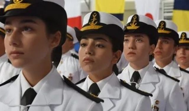 Bir Rüyada Üniforma Giymek Hayatınızdaki Hangi Değişimin Habercisi?