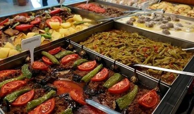 Rüyada Yemek Görmek Ne Anlama Gelir? Gerçek Hayatta Hangi Mesajları Veriyor?