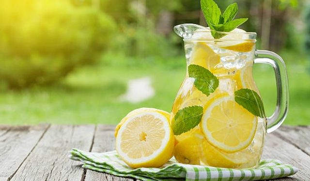 Sıcaklarda Hayat Kurtarıyor: Limonlu Maden Suyu Hakkında Her Şey