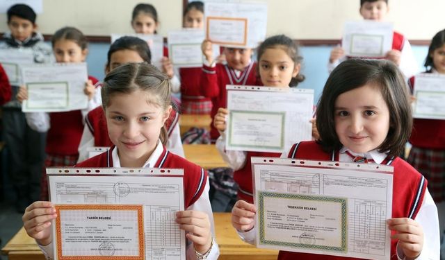 Takdir ve teşekkür belgesi puan hesaplama yöntemleri 2025’te nasıl uygulanıyor? 4, 5, 6, 7, 8, 9, 10, 11 ve 12. sınıflarda takdir ve teşekkür almak için kaç puan gerekiyor?