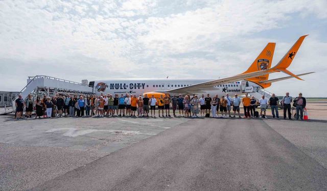 Hull City Türkiye Kampında! Acun Ilıcalı 100 Taraftarını Özel Uçakla Getirdi, İstanbul ve Çeşme’de Unutulmaz Bir Hafta Yaşanacak