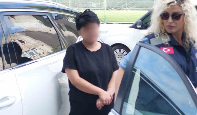 Annesini Bıçaklayan Genç Kız Tutuklandı! “Anne Seni Seviyorum, İstemeyerek Oldu”
