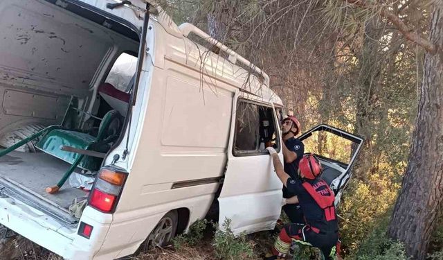 Balıkesir-Kütahya Yolunda Panelvan Takla Attı: 2’si Özbek Uyruklu 6 Kişi Yaralandı