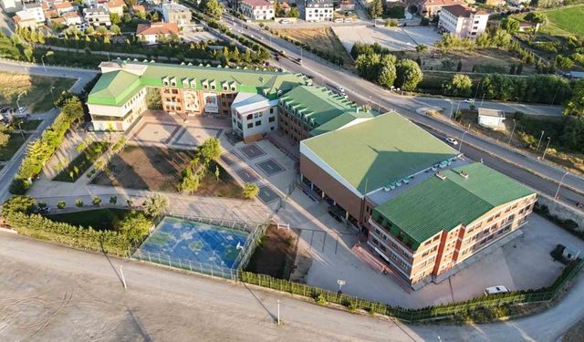 Eğitim ve Bilim Vakfında Yolsuzluk Soruşturması Derinleşti: Eskişehir Eski Belediye Başkanı Yılmaz Büyükerşen Görevden Alındı, Kayyum Atandı