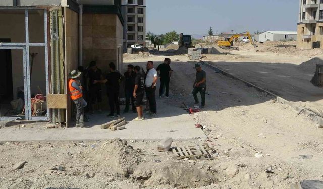 Malatya Battalgazi’de Şantiyede Taşlı Sopalı Kavga: 50 İşçi Arasında Çıkan Şiddetli Çatışmada 16 Kişi Yaralandı, Çok Sayıda Gözaltı Var
