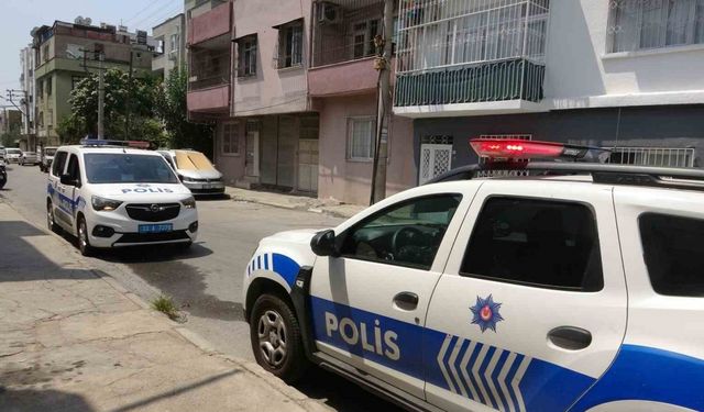 Mersin’de Kan Donduran Cinayet: Anne ve Kızı Gece Yarısı Evlerinin Önünde Başlarından Vurularak Öldürüldü! Şüpheli Kayınbirader Her Yerde Aranıyor