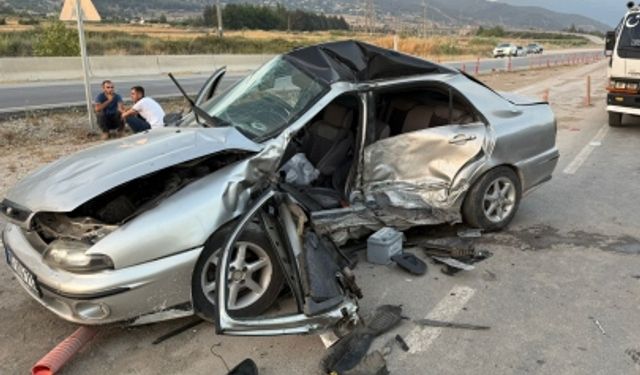 OSMANİYE ’DE OTOMOBİLLER ÇARPIŞTI: 2 KİŞİ YARALANDI