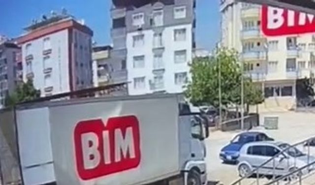 BİM'DE FECİ KAZA: Osmaniye'de Market Çalışanı Neden Kamyon Arasında Kaldı? Güvenlik Kameraları Her Şeyi Gösterdi mi?