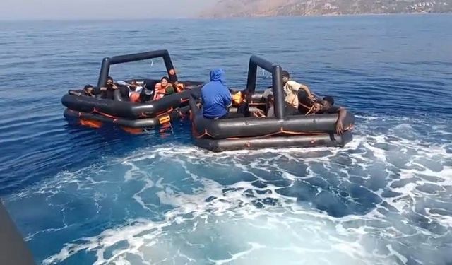 Ege Denizi’nde İnsanlık Dramı: Çanakkale Açıklarında Yunan Güçlerince Ölüme Terk Edilen 19 Kaçak Göçmen Türk Sahil Güvenliği Tarafından Kurtarıldı