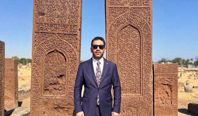 AK Parti Osmaniye İl Başkanı Mehmet Sadi Binboğa, Malazgirt Zaferi’nin 954. yıl dönümü dolayısıyla bir mesaj yayınladı