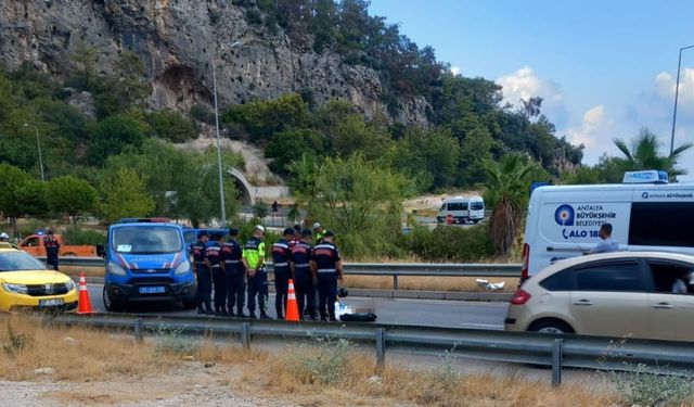 Antalya Kemer'de meydana gelen motosiklet kazasında, 29 yaşındaki Cemil Bekfeluni hayatını kaybetti.