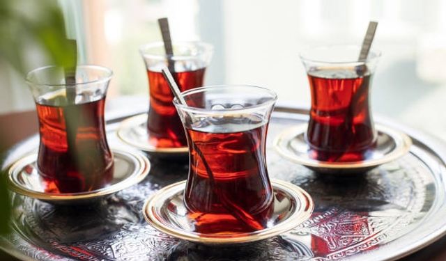 ÇAY FİYATLARINDA ÜÇÜNCÜ ZAM GELDİ Mİ? Son 3 Ayda Yüzde 28 Artış Tüketiciyi Nasıl Etkileyecek?