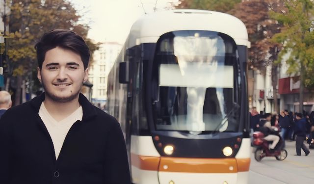 Afyonkarahisar’da Kahreden Trafik Kazası: Yeni Evli Genç Hafız Onur E. Hayatını Kaybetti, Eşi Yaralı Kurtuldu