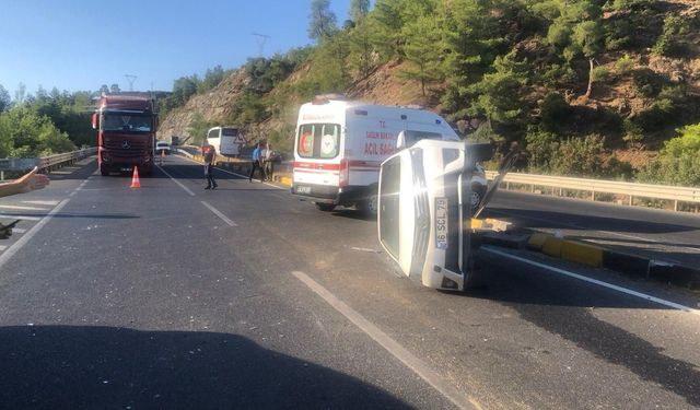 Köyceğiz Yolu Korkuya Sahne Oldu: Otomobiller Çarpıştı, 4 Kişi Yaralandı!