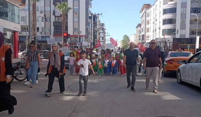 Osmaniye Çocuk İHH ile Yeni Eğitim Yılı Dualarla Başladı: Çocukların Coşkusu Sokaklara Taştı