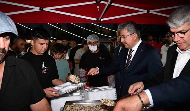 Osmaniye’de Ahilik Ruhu Yaşatıldı: Depremzede Esnaf Konteyner Çarşıda “Yılın Ahisi” Seçildi