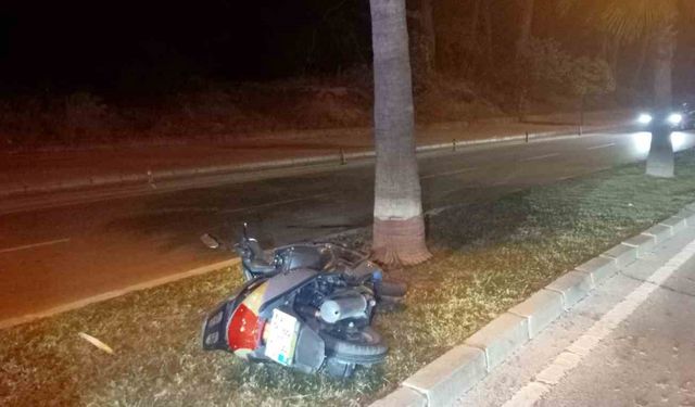 Antalya’da Motosiklet Kazası Can Aldı! Direğe Çarpan Sürücü Yusuf Tekatlı Hayatını Kaybetti