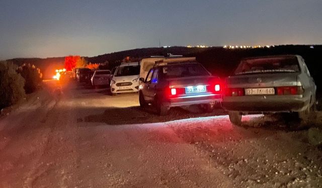 Mersin Tarsus’ta trafik faciası: 70 yaşındaki Hasan Gümpür devrilen otomobilin altında can verdi