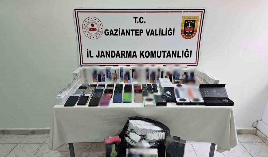 Gaziantep'te 2 Milyon TL'lik Kaçak Malzeme Ele Geçirildi! 2 Şüpheli Gözaltında