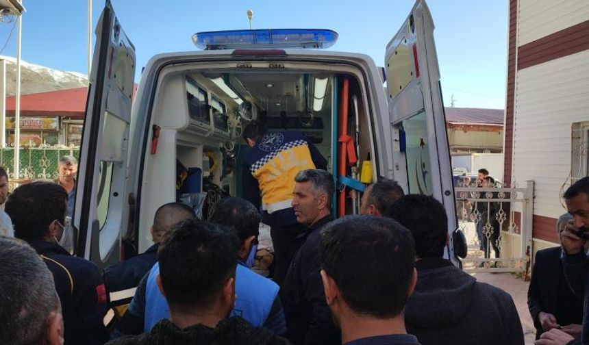 Burdur'da Kerpiç Evde Çıkan Yangında 1 Kişi Yaralandı