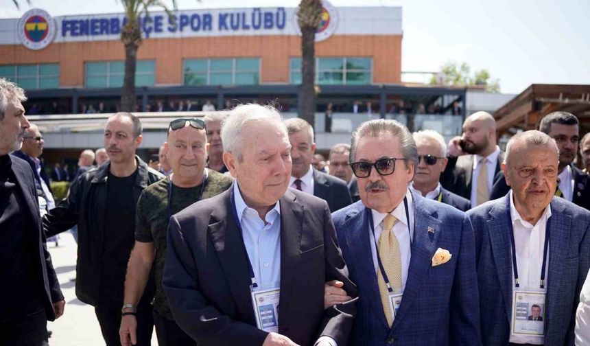 Aziz Yıldırım yıllar sonra Fenerbahçe tesislerinde