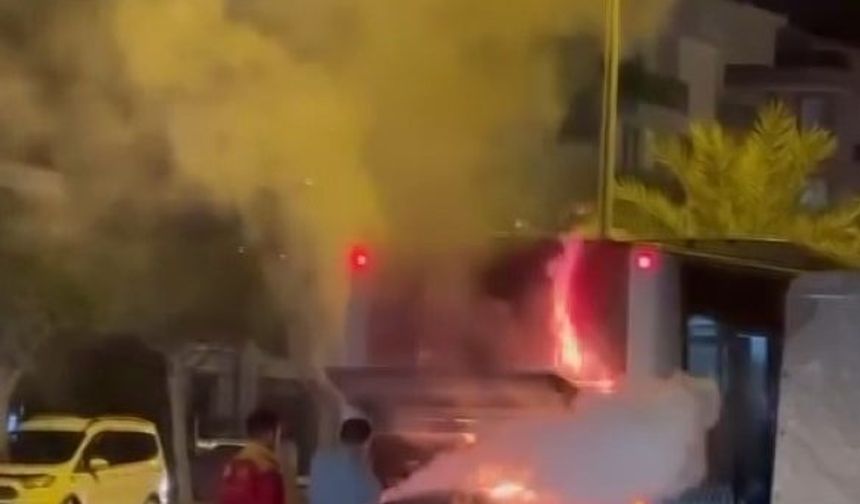 Vatandaşları taşıyan halk otobüsünde yangın paniği!