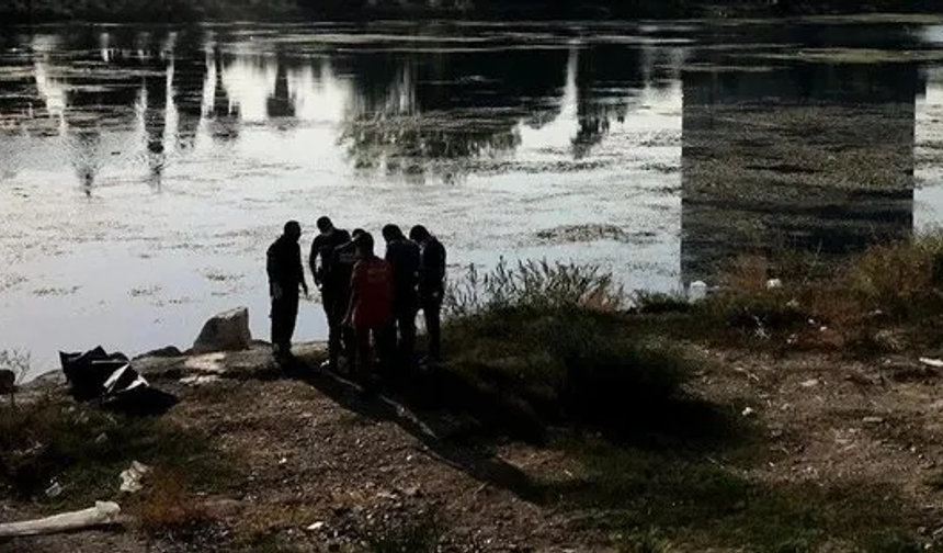 Adana Ceyhan Nehri'nde Bir Erkek Cesedi Bulundu