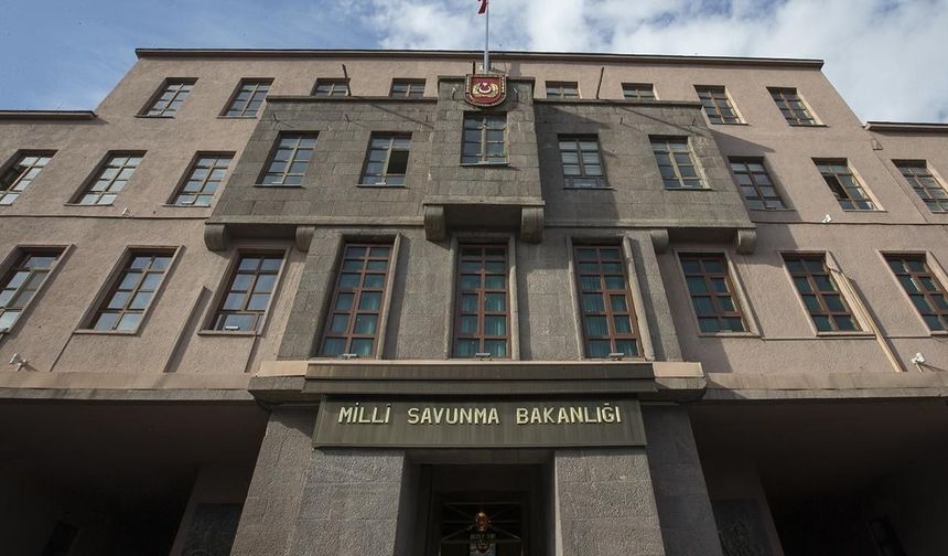 Milli Savunma Bakanlığı'ndan Teğmenlerin Kılıçlı Yeminine Açıklama: Sorun Disiplinsizlik