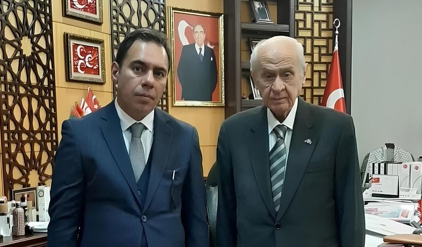 Ötüken Senger kimdir? MHP Kars Belediye Başkanı Prof. Dr. Ötüken Senger kaç yaşında? Ötüken Senger Hayatı ve Kariyeri