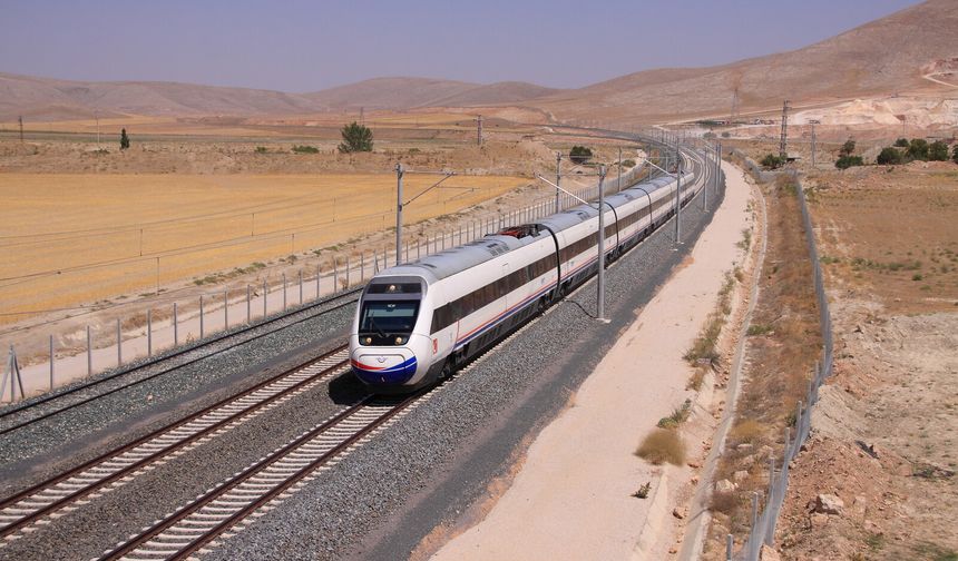 Tren hattında bomba ihbarı: Seferler iptal edildi