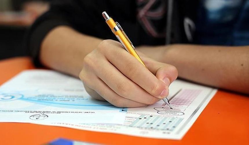 Milli Eğitim Bakanlığı Bursluluk Sınavı (İOKBS) 2025 Sınavı Saat Kaçta Başlayacak, Kaç Dakika Sürecek ve Sınav Giriş Belgeleri E-Okul Üzerinden Yayınlandı Mı?