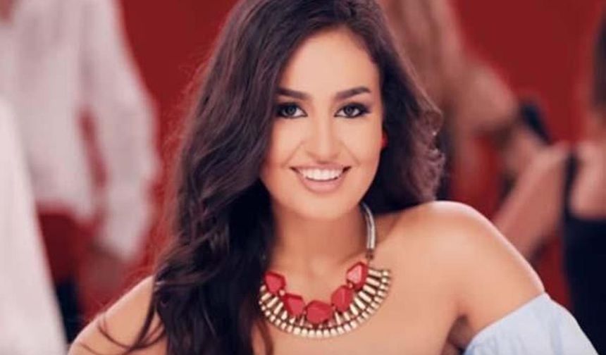 Elif Buse Doğan "Akustik Renkler" ile Geleneksel Türküleri Nasıl Modernize Ediyor?