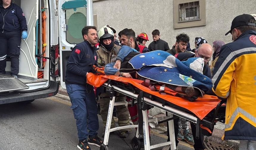Kağıthane’de Yokuş Aşağı İnen Araç, Kaldırımda Yürüyen Kadına Çarptı! Bacağı Kopan Kadın Hastanede Hayatını Kaybetti