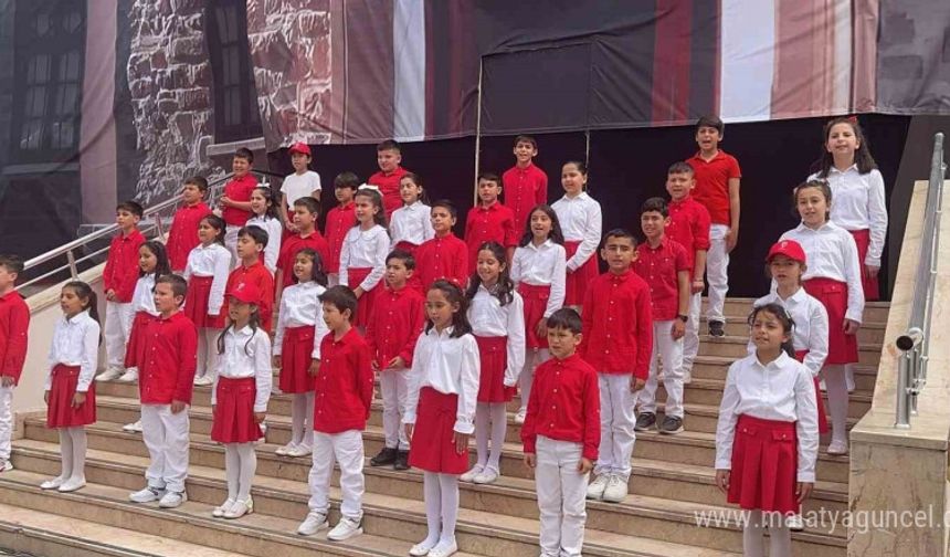 Osmaniye’de Öğrenciler TBMM’nin Açılışını  Temsili Olarak Canlandırdı?
