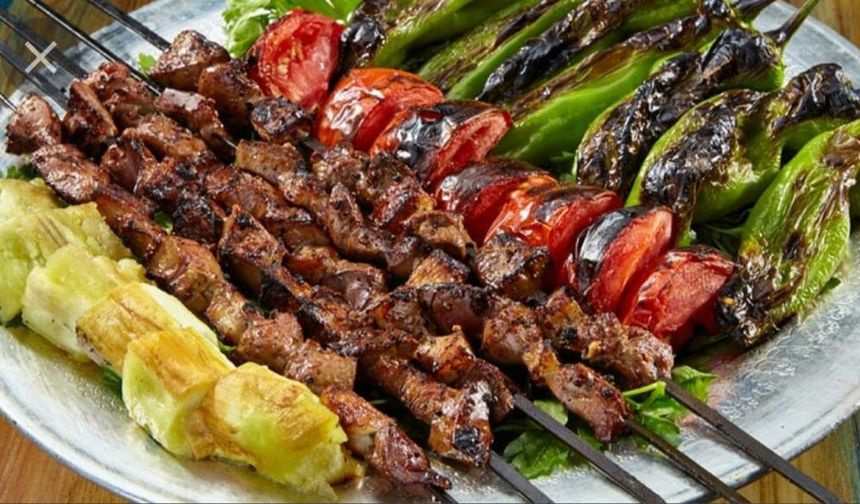 Türkiye’nin Sokaklarında Hangi Lezzetler Efsaneleşti? Yerinde Tatmak İster misiniz?