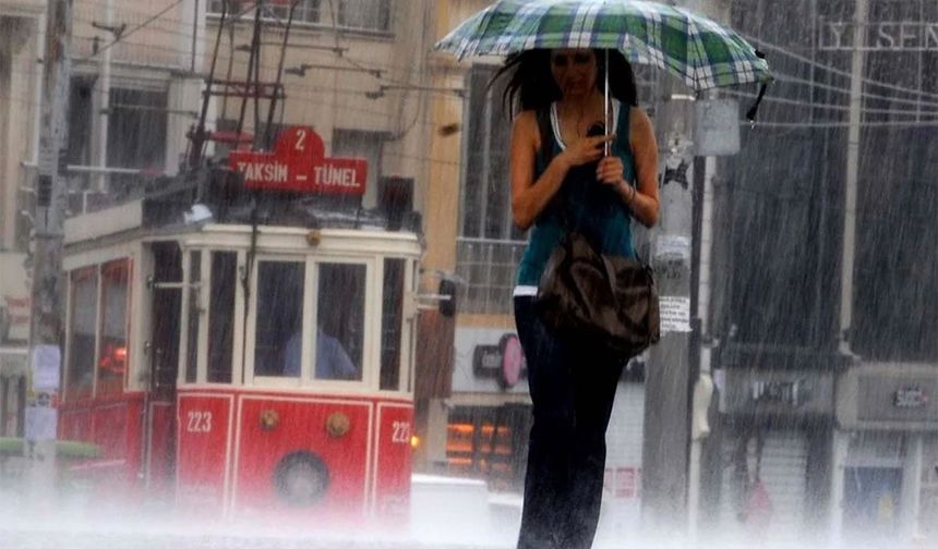 Hafta Sonu Planlarınız Suya mı Düşecek? Gök Gürültülü Sağanaklar Geri Mi Geliyor?