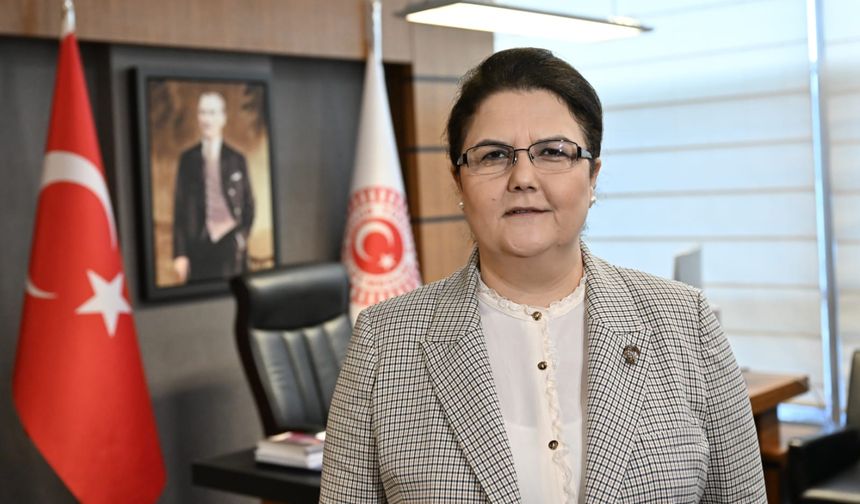 20 Haziran Dünya Mülteciler Günü’nde Derya Yanık’tan Duygusal Paylaşım: “Bir Annenin Evladıyla Yollara Düşmesi En Sessiz Feryattır”