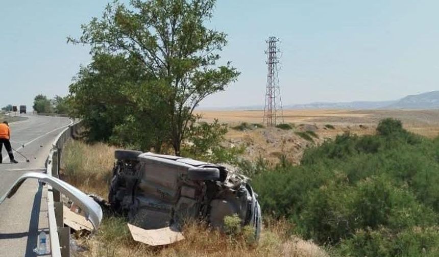 Ankara Beypazarı Yolunda Otomobil Takla Attı: Kazada 5 Kişi Yaralandı