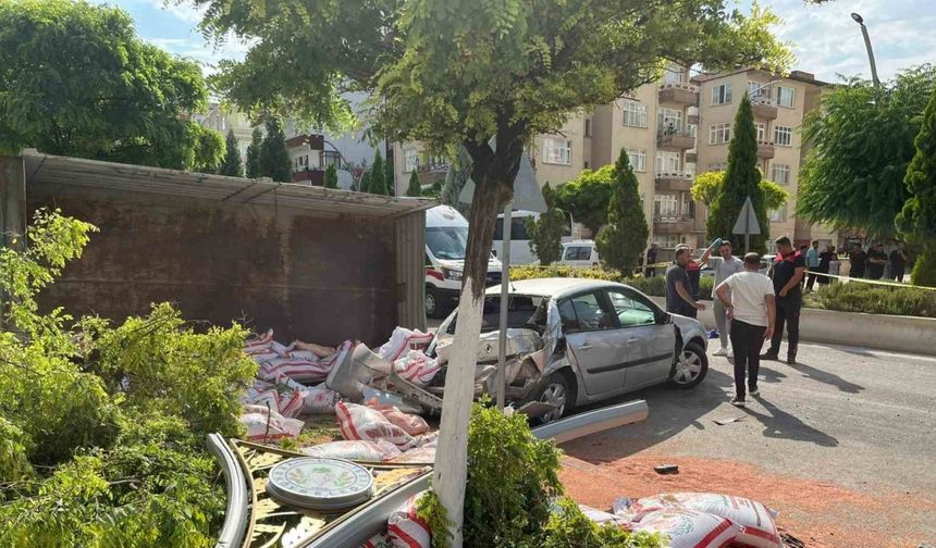 Yozgat Yerköy NATO Yolunda Fren Arızası Zincirleme Felakete Yol Açtı: Tırın Karıştığı Kazada 5 Araç Hasar Gördü, 1 Kişi Hayatını Kaybetti